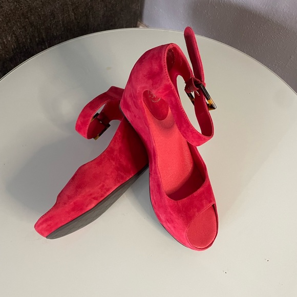 Red wedges with ankle strap - Picture 2 of 5